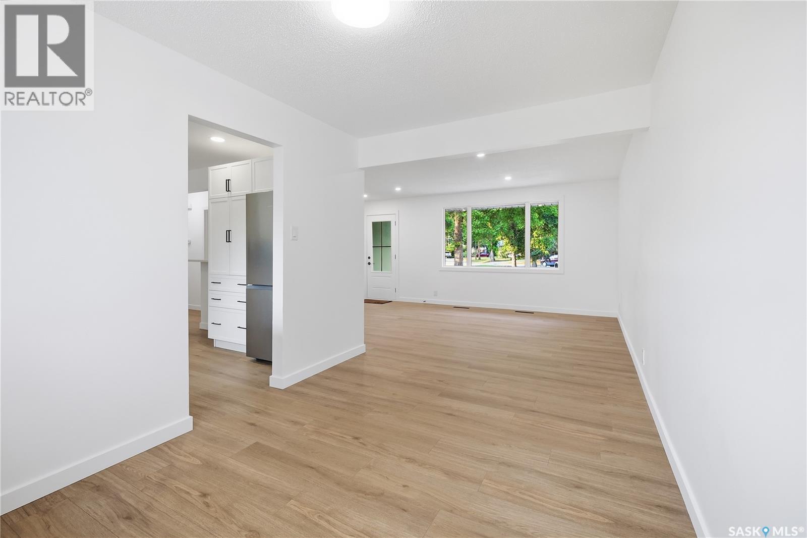 34 Ottawa Place, Regina, Saskatchewan  S4R 2V7 - Photo 6 - SK047654