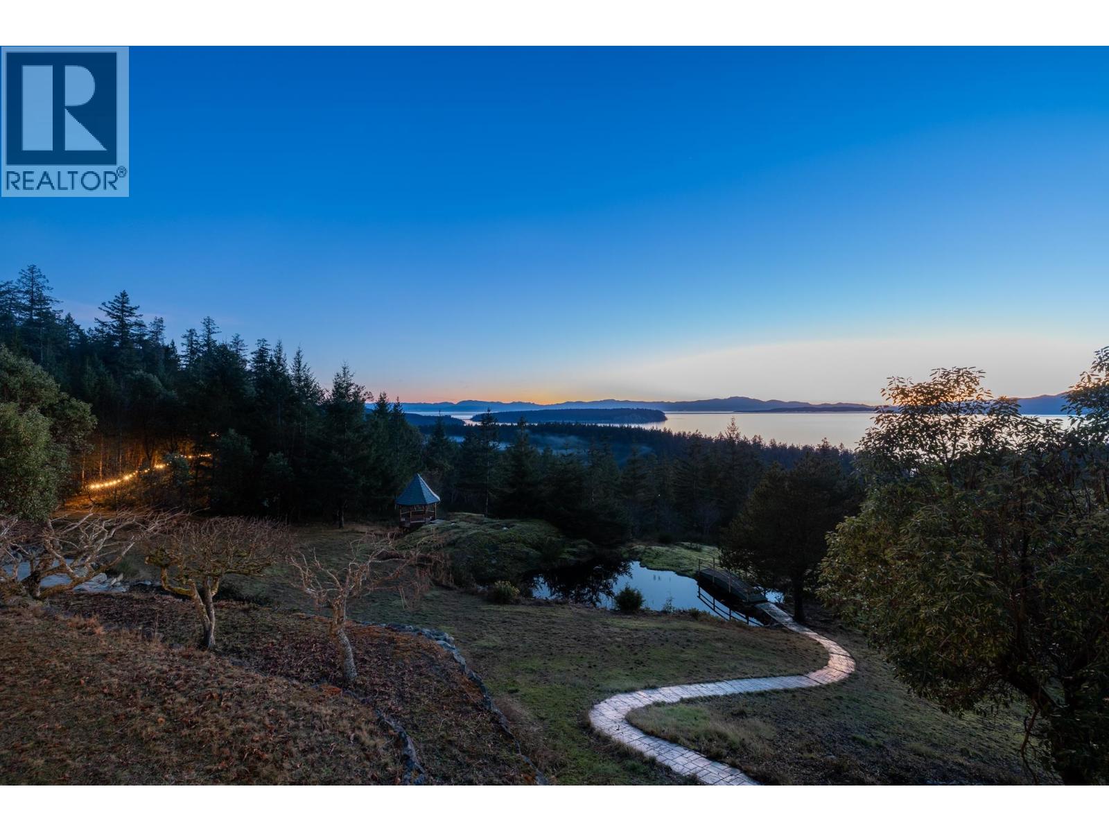 10339 Sunshine Coast Highway, Halfmoon Bay, British Columbia  V7Z 1B7 - Photo 38 - R3092825