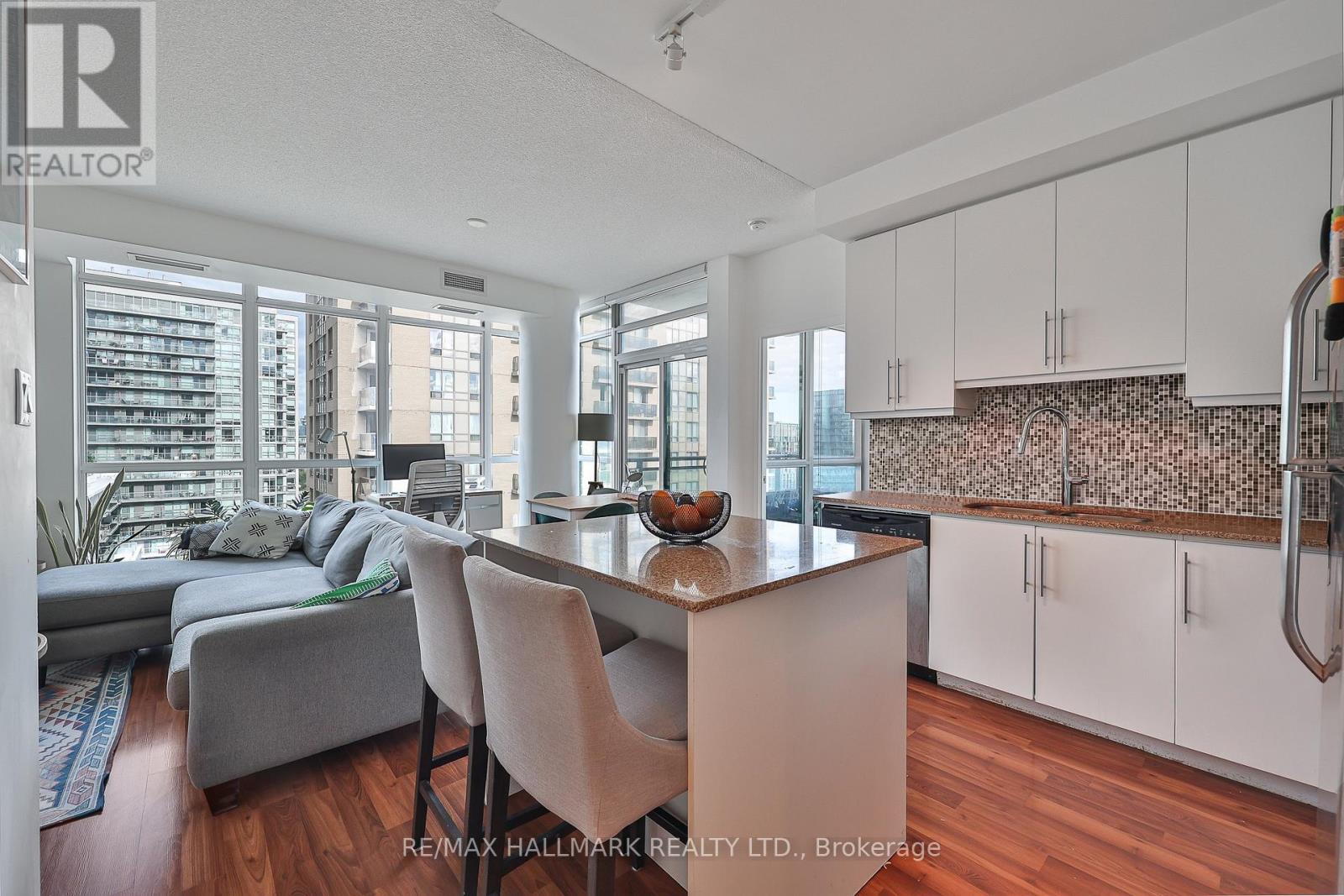 1309 - 1171 Queen Street W, Toronto, Ontario  M6J 0A5 - Photo 2 - C13751020