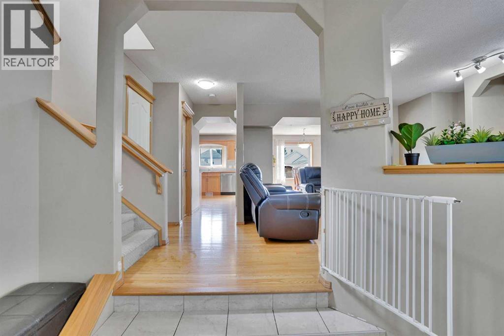 75 Taralea Crescent NE, Calgary, Alberta  T3J 5A8 - Photo 4 - A2304804