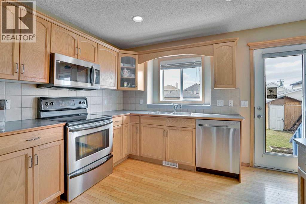 75 Taralea Crescent NE, Calgary, Alberta  T3J 5A8 - Photo 11 - A2304804