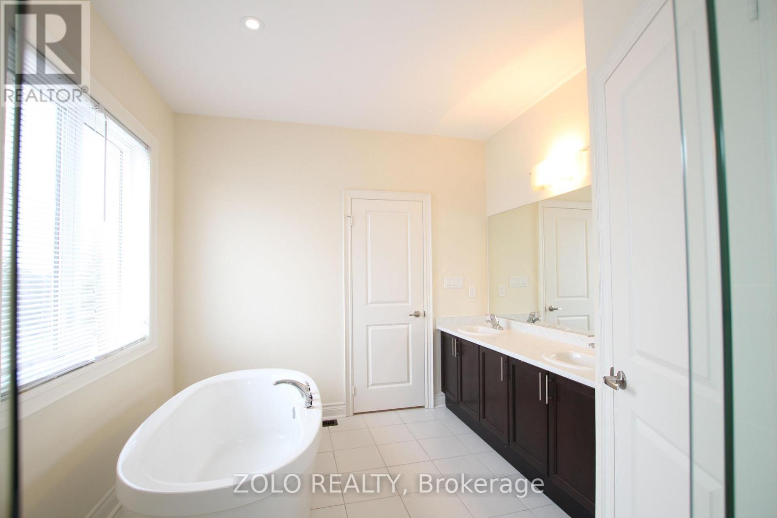 64 Cayton Crescent, Bradford West Gwillimbury, Ontario  L3Z 0V9 - Photo 37 - N13751012
