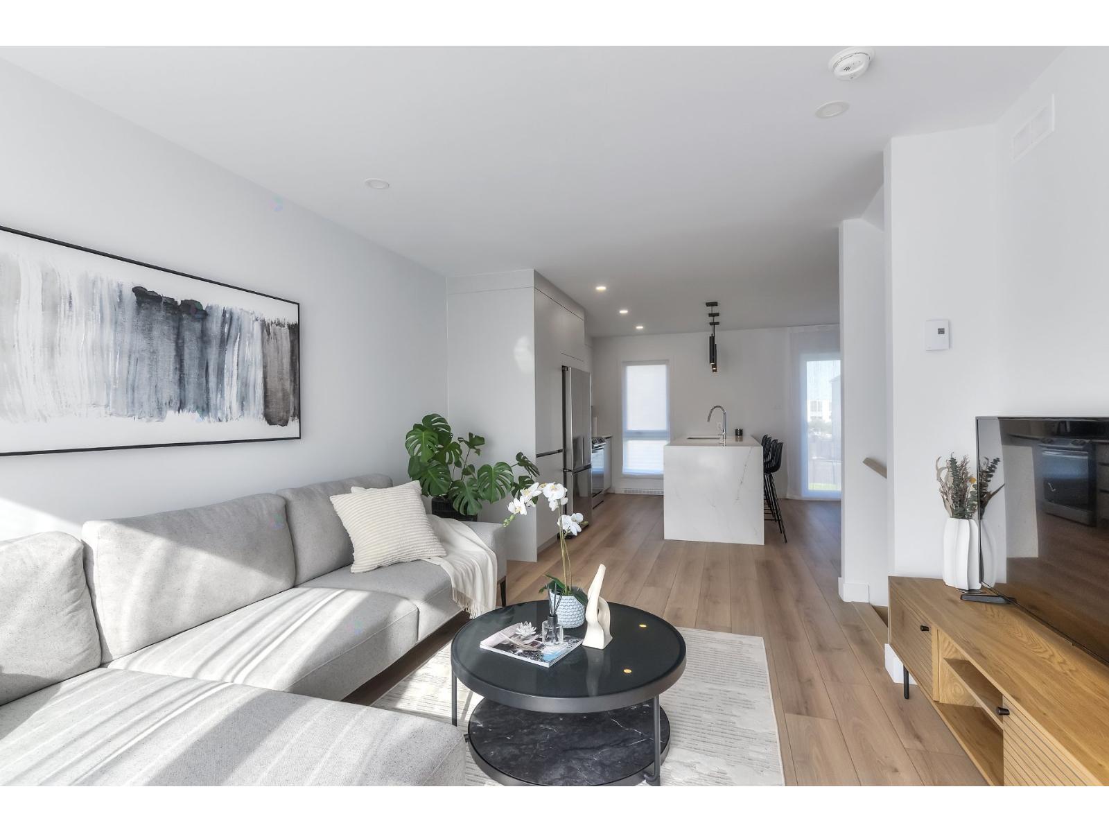 28 Rue Ninon-Cardinal Léry Quebec Canada J6N0T8 4