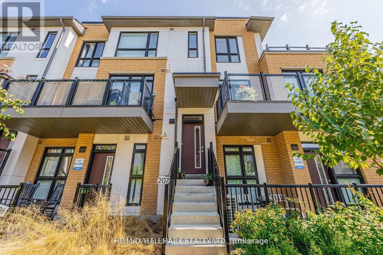 207 - 90 CANON JACKSON DRIVE, Toronto, Ontario