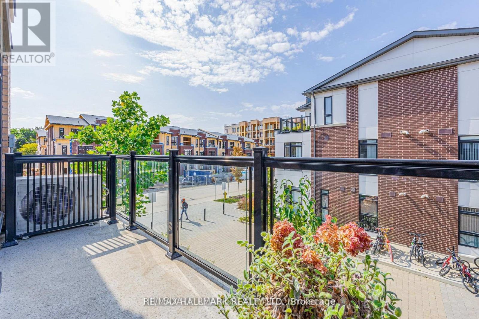 207 - 90 Canon Jackson Drive, Toronto, Ontario  M6M 0C1 - Photo 12 - W13751016