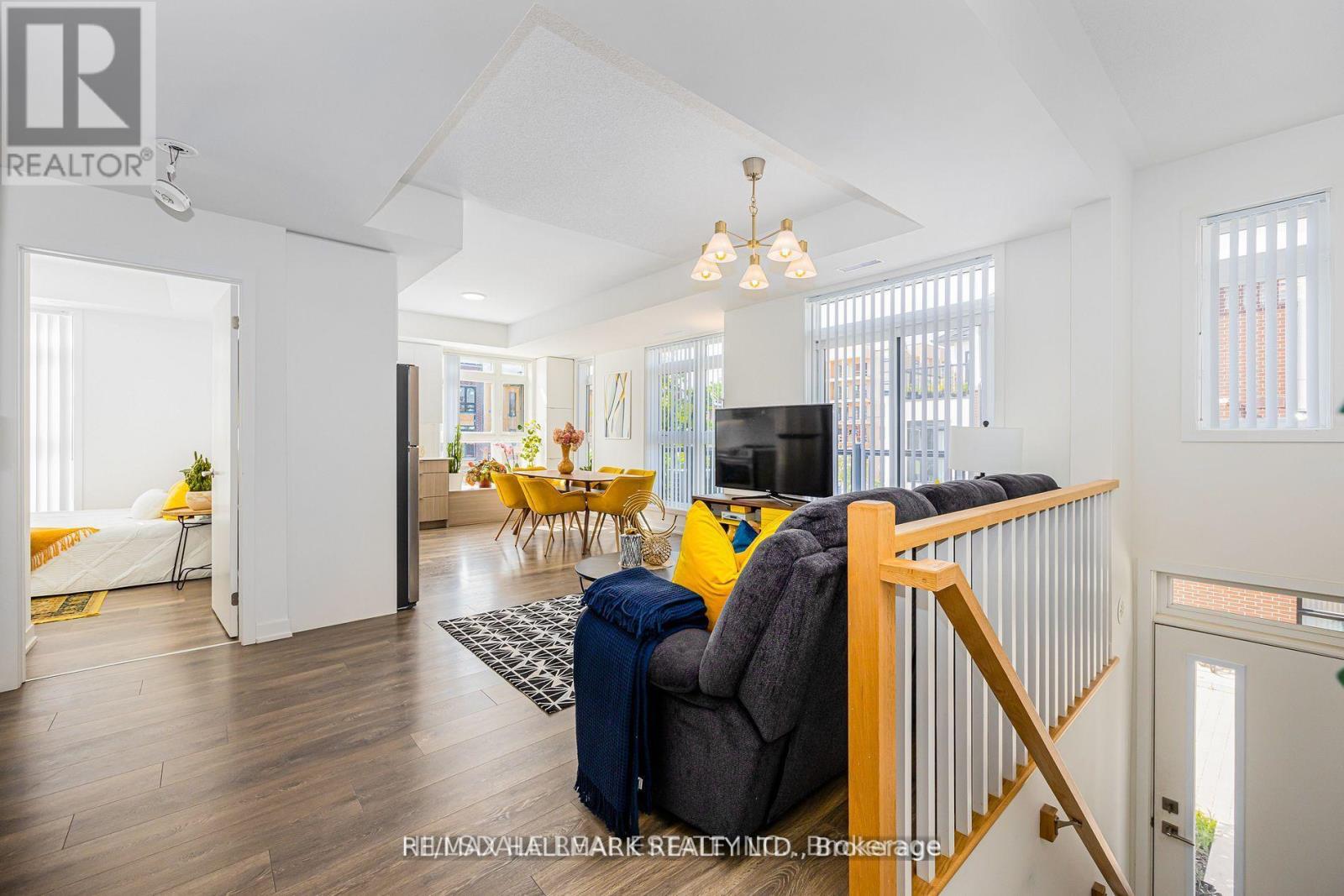 207 - 90 Canon Jackson Drive, Toronto, Ontario  M6M 0C1 - Photo 3 - W13751016