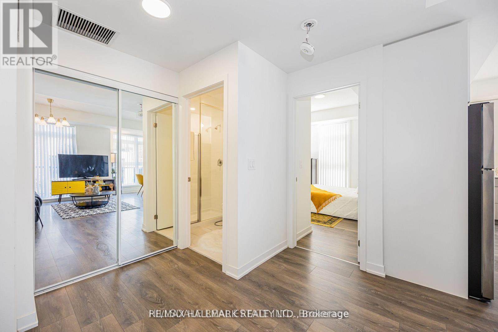 207 - 90 Canon Jackson Drive, Toronto, Ontario  M6M 0C1 - Photo 9 - W13751016