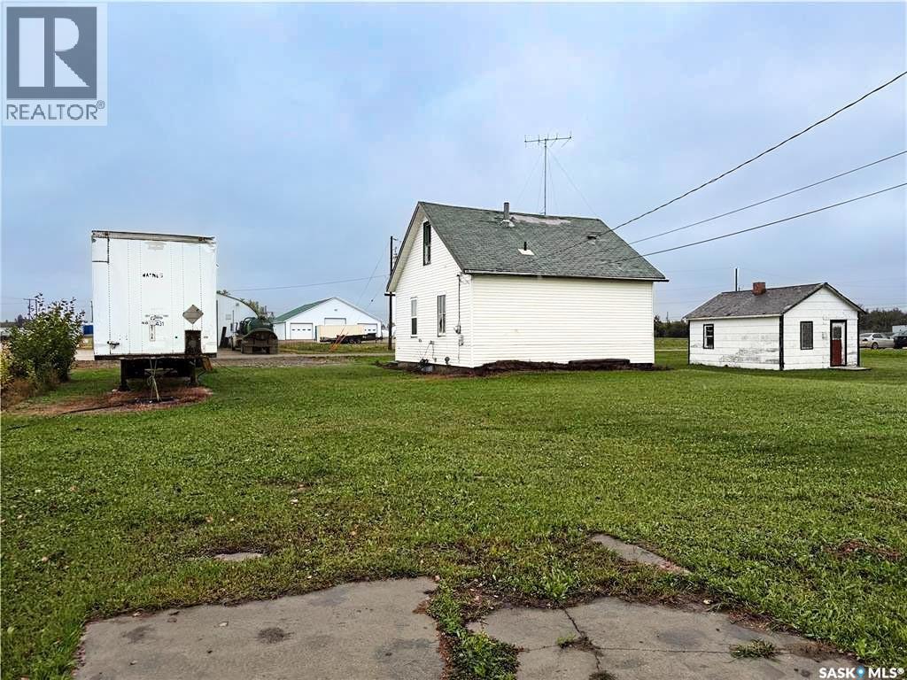 502-504 Babington Avenue W, Melfort, Saskatchewan  S0E 1A0 - Photo 2 - SK047698