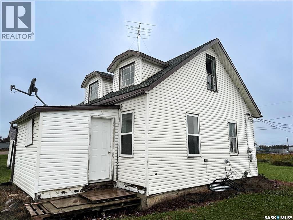 502-504 Babington Avenue W, Melfort, Saskatchewan  S0E 1A0 - Photo 3 - SK047698
