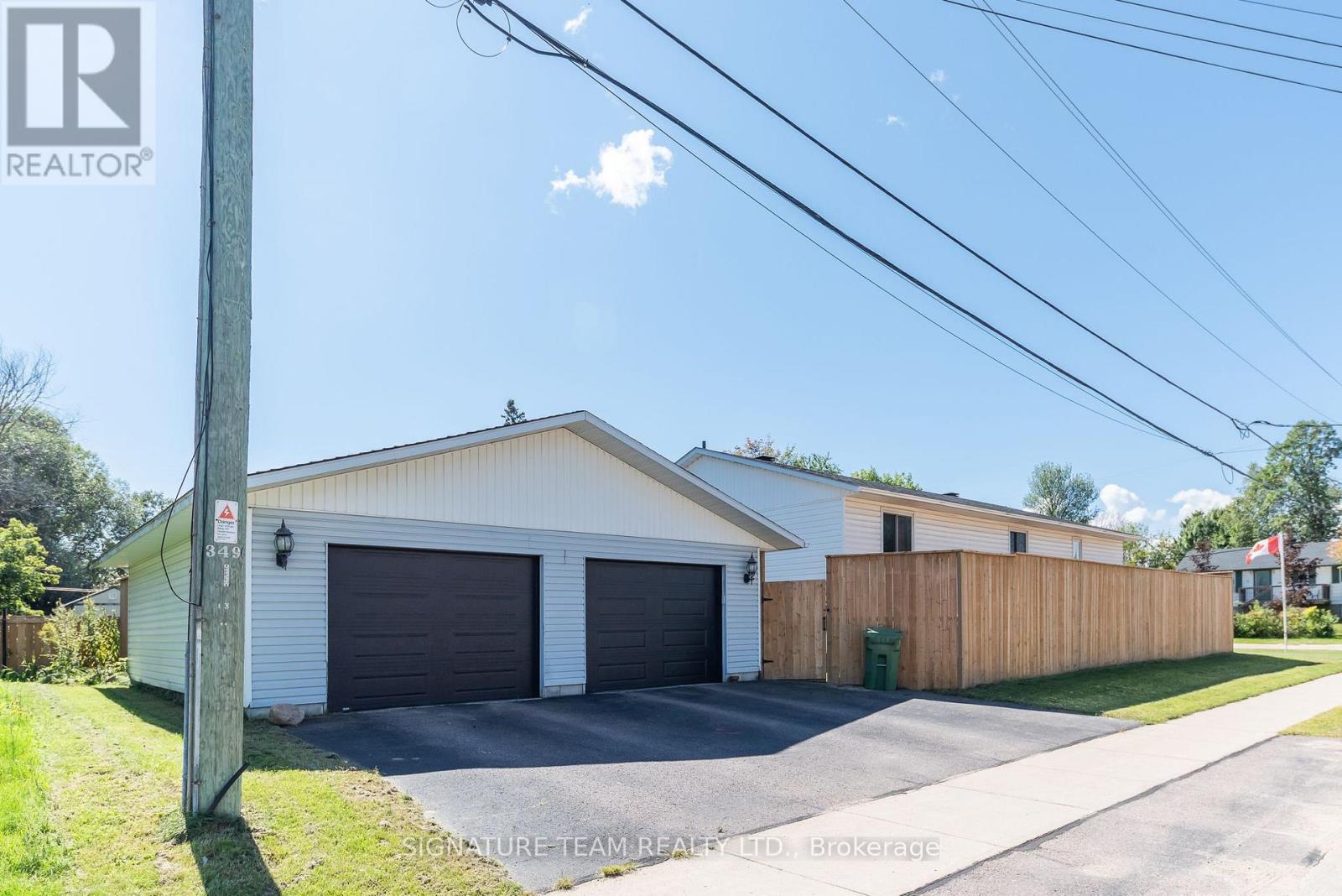 10 Selkirk Street, Petawawa, Ontario  K8H 1N9 - Photo 2 - X13751056