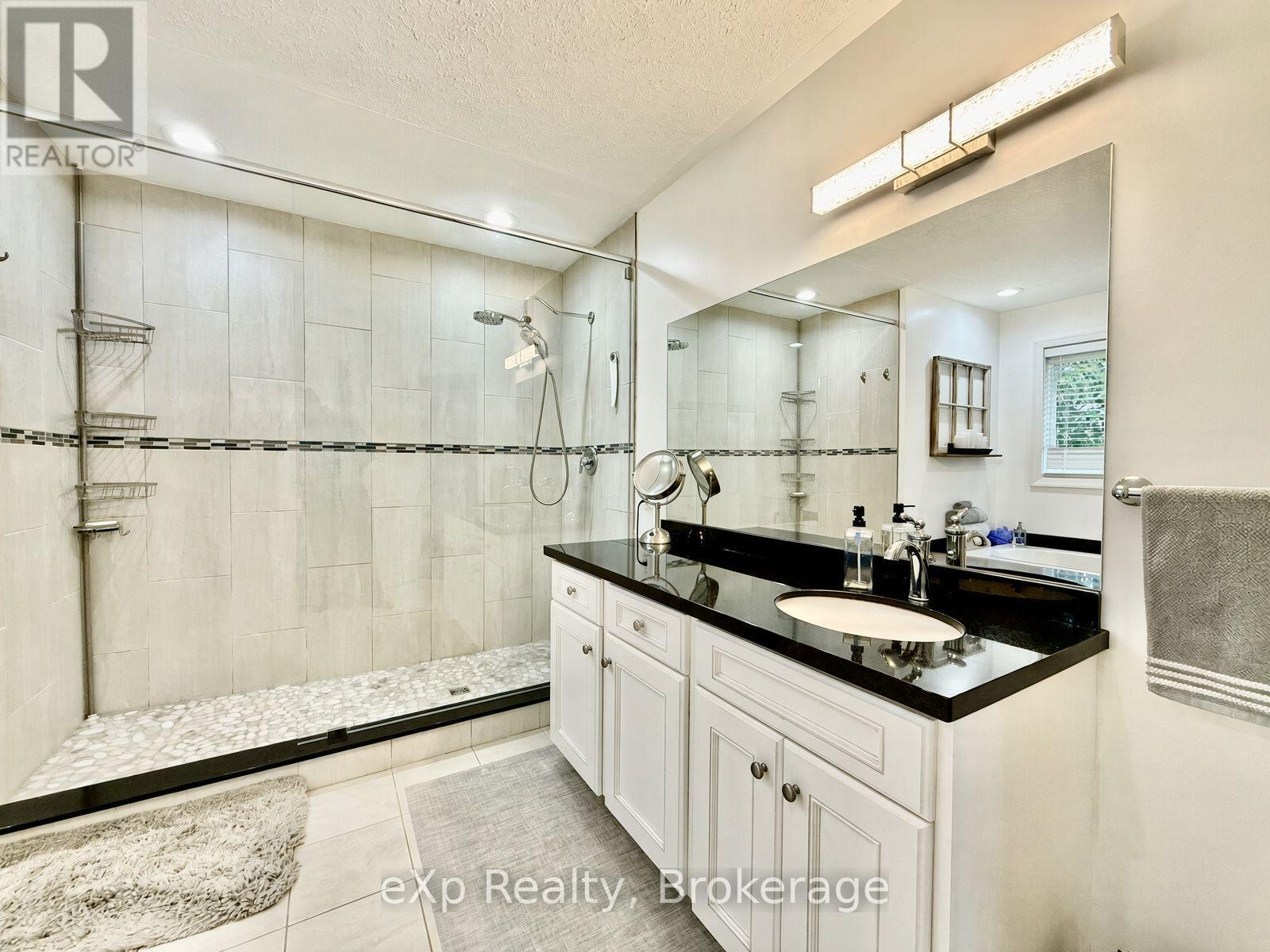 3 Gray Court, South Bruce, Ontario  N0G 2J0 - Photo 22 - X13751066