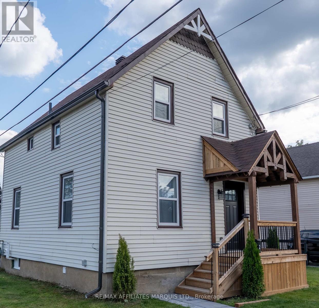 2 WHITEHEAD AVENUE, Cornwall, Ontario