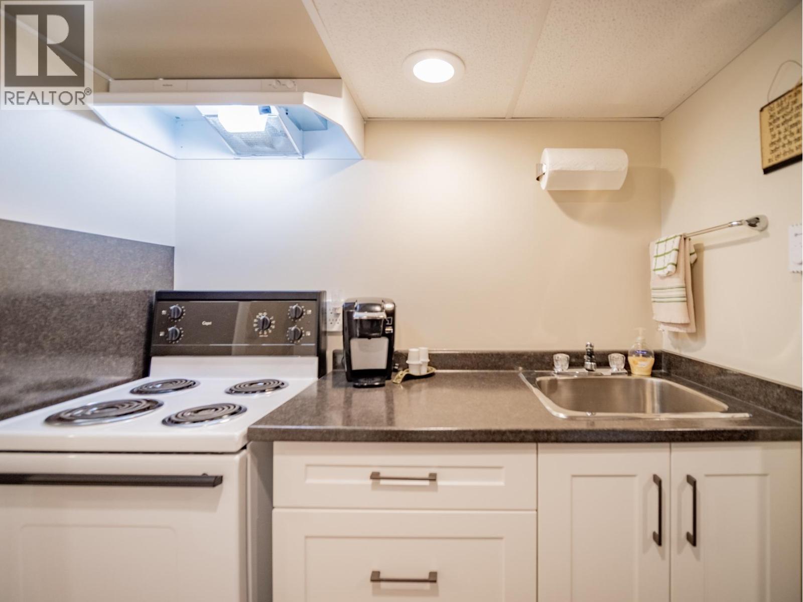 869 Schreiner Street, Kamloops, British Columbia  V2B 5V6 - Photo 35 - 10387728