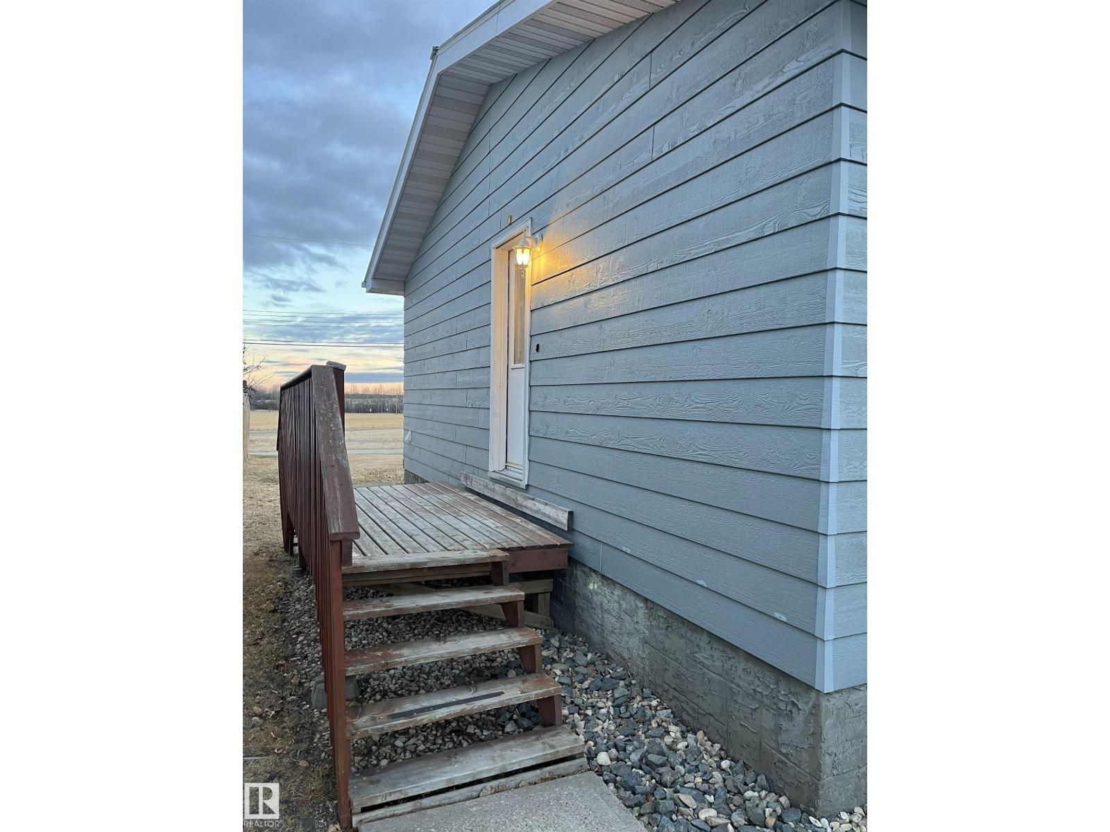 4619 43 St, Mayerthorpe, Alberta  T0E 1N0 - Photo 5 - E4505296