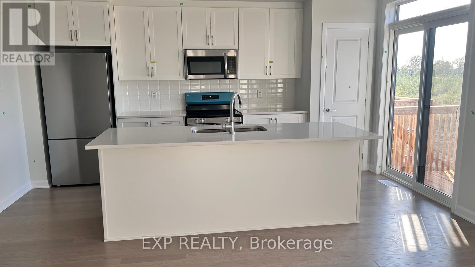 207 Bankside Way, Ottawa, Ontario  K2J 7N3 - Photo 4 - X13751102
