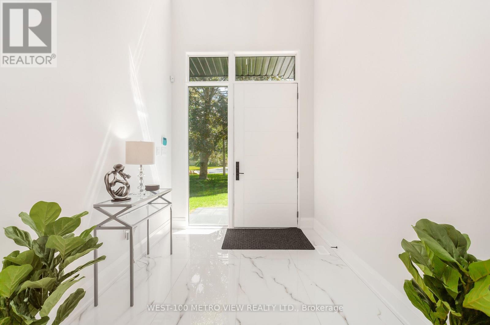 245 BRONTE ROAD, Oakville, Ontario
