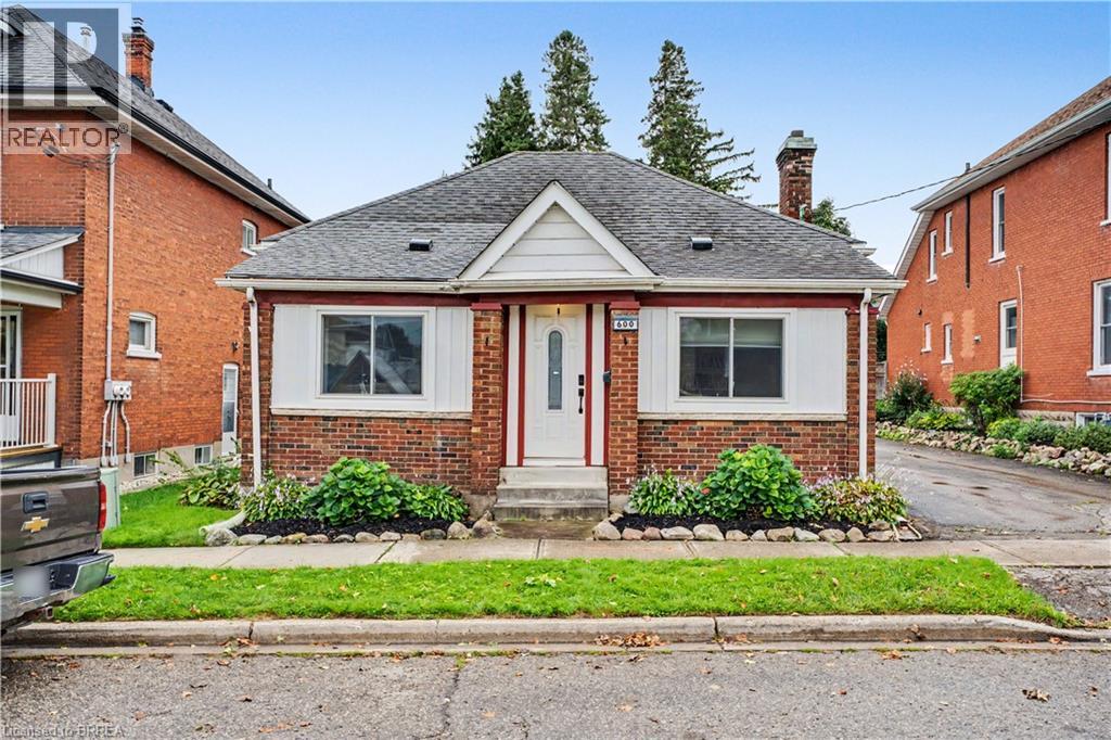 600 PEEL Street, Woodstock, Ontario
