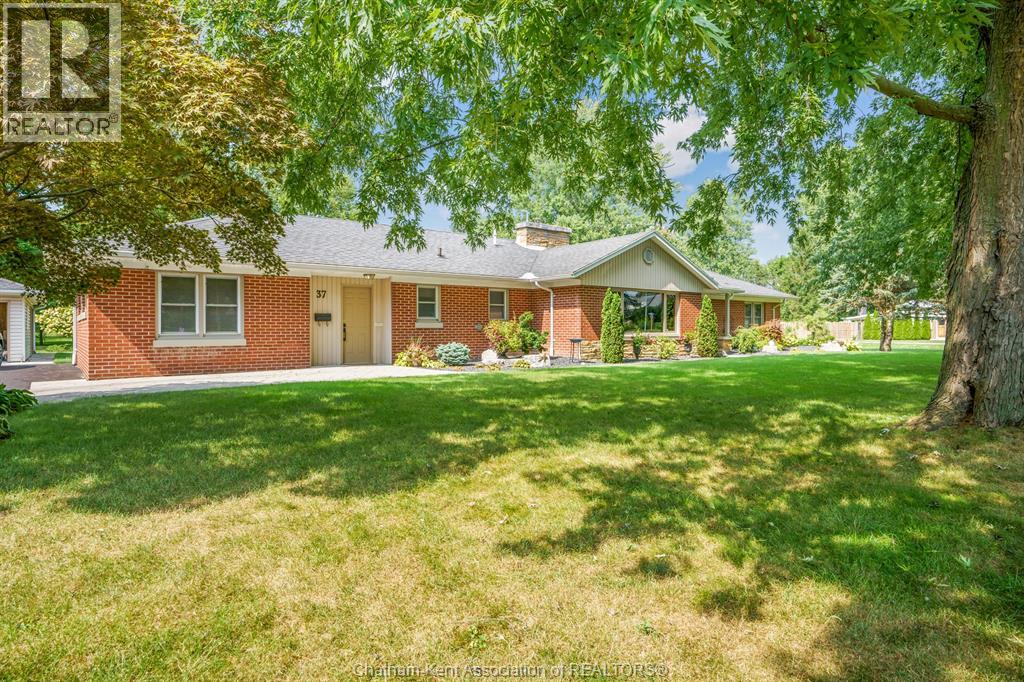 37 Gregory Drive East, Chatham, Ontario  N7L 2R2 - Photo 5 - 26021299