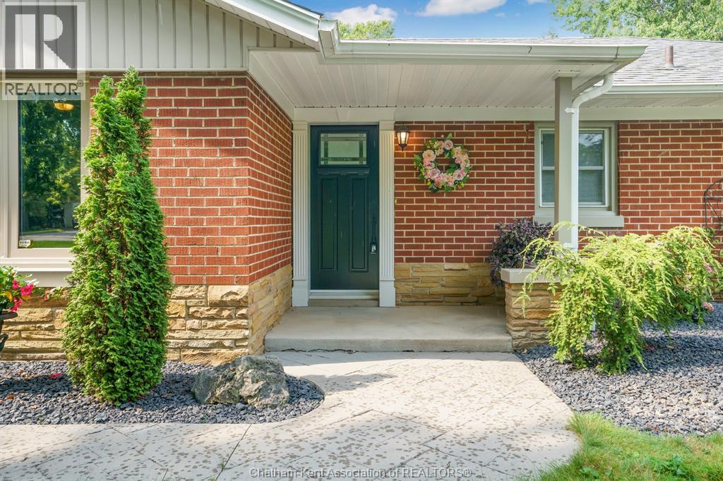 37 Gregory Drive East, Chatham, Ontario  N7L 2R2 - Photo 3 - 26021299