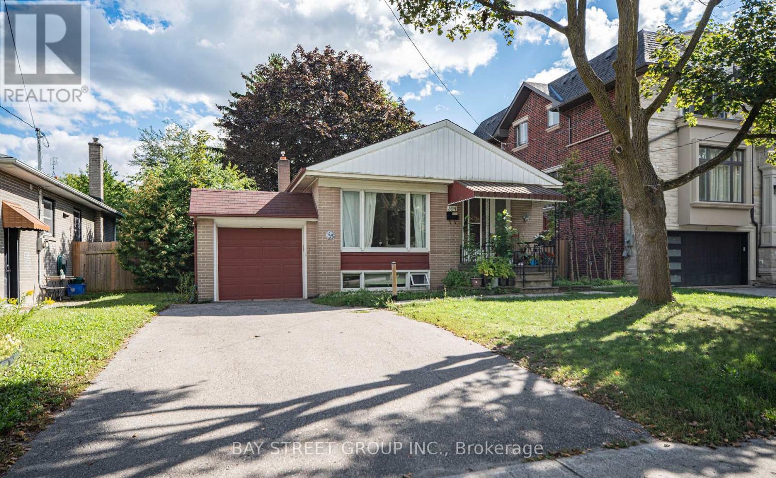 LOWER - 394 CENTRE STREET E, Richmond Hill, Ontario