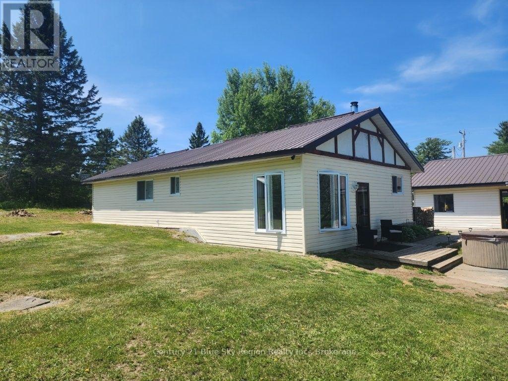 747 DERLAND ROAD, East Ferris, Ontario