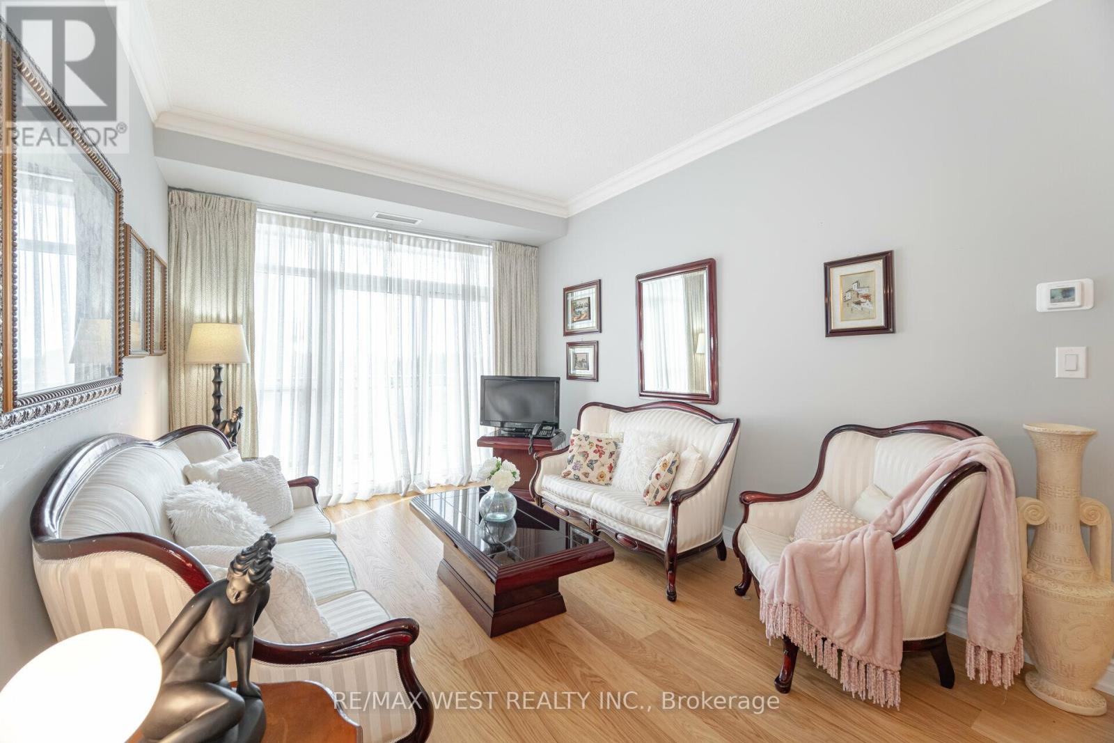 509 - 281 Woodbridge Avenue, Vaughan, Ontario  L4L 0C6 - Photo 9 - N12876350