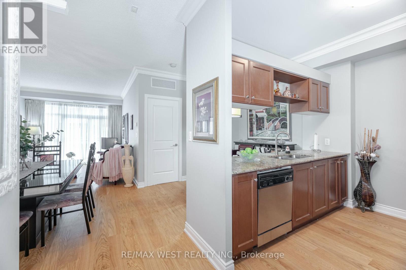 509 - 281 Woodbridge Avenue, Vaughan, Ontario  L4L 0C6 - Photo 7 - N12876350