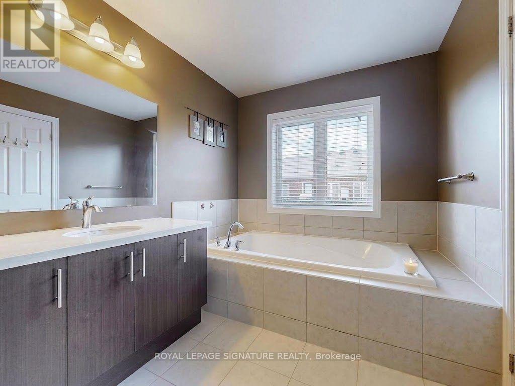 3050 Eberly Woods Drive, Oakville, Ontario  L6M 0T5 - Photo 31 - W13735296