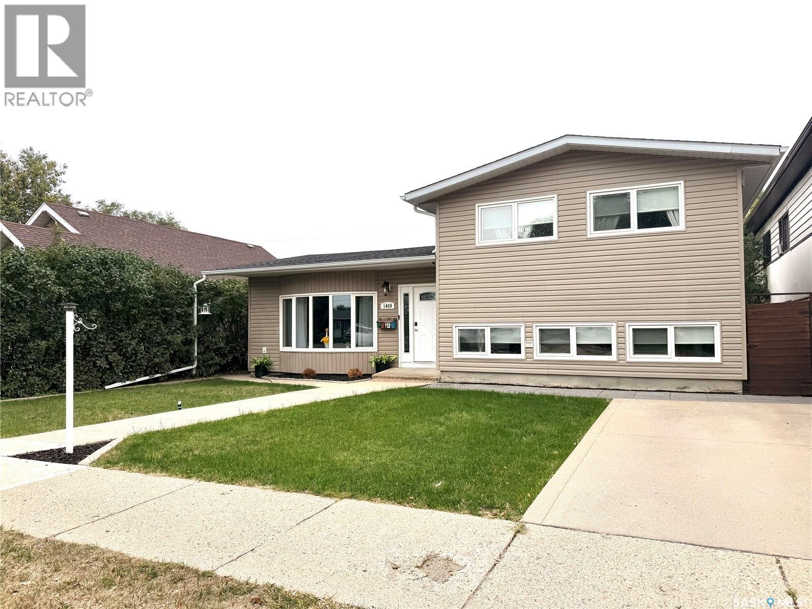 1409 2nd Street S, Estevan, Saskatchewan  S4A 0M5 - Photo 1 - SK047672