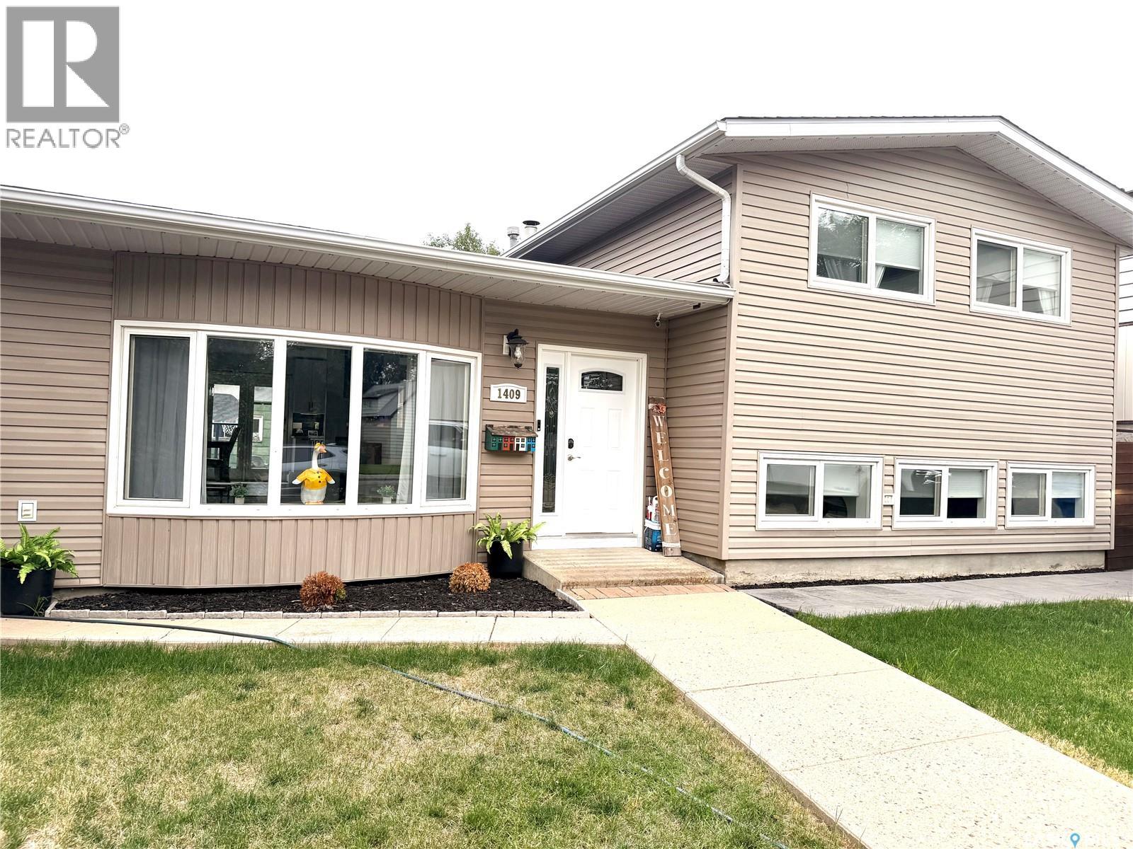 1409 2nd Street S, Estevan, Saskatchewan  S4A 0M5 - Photo 3 - SK047672