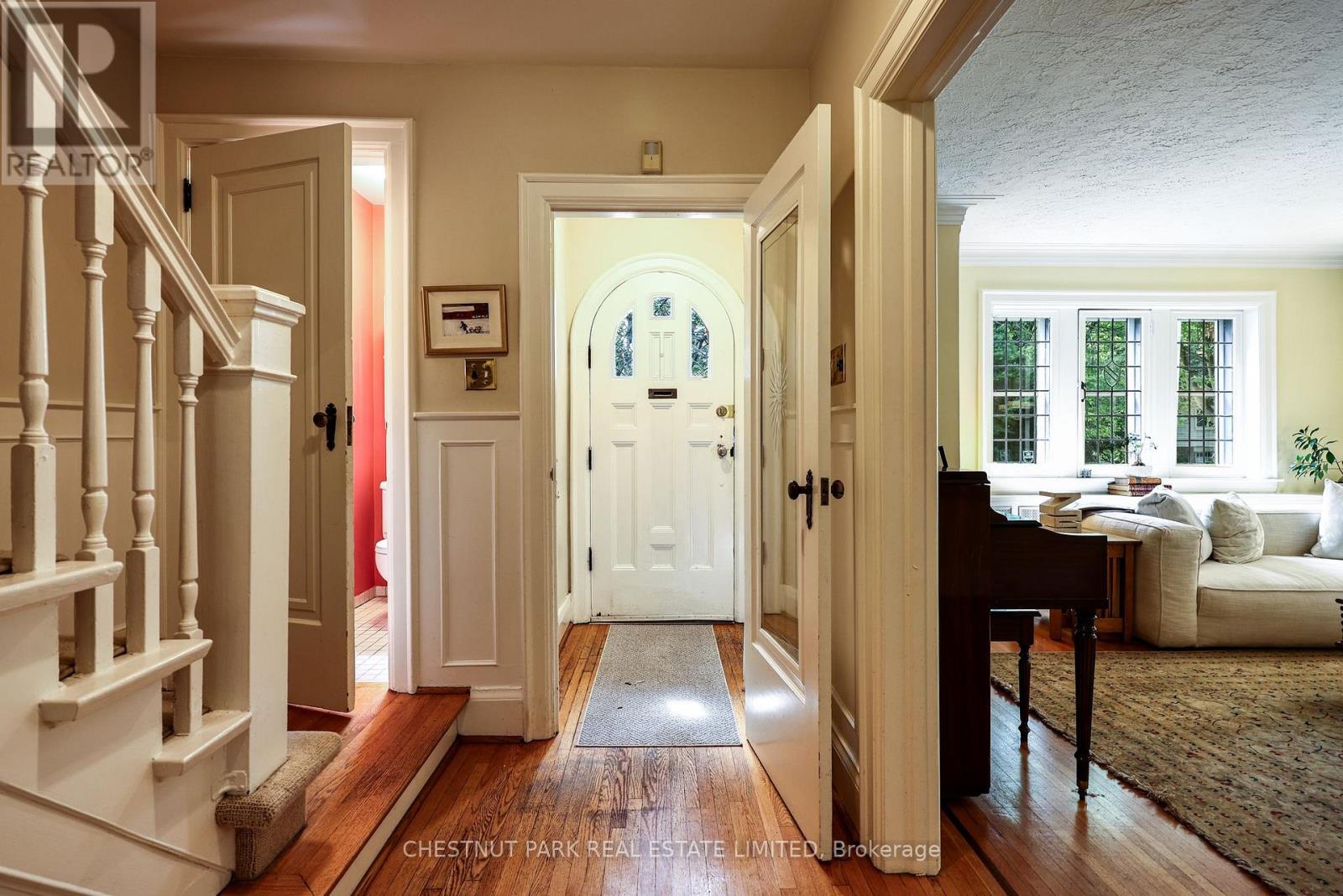 98 St. Leonards Avenue, Toronto, Ontario  M4N 1K5 - Photo 4 - C13751154
