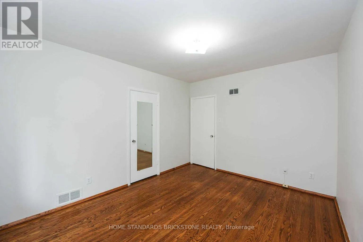 90 Centre Avenue N, Toronto, Ontario M2M 2L6 - Photo 10 - C13751160