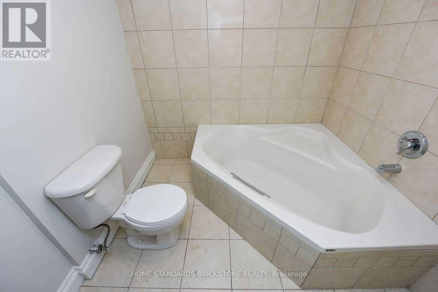 90 Centre Avenue N, Toronto, Ontario M2M 2L6 - Photo 24 - C13751160