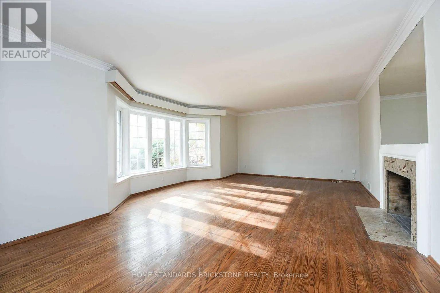 90 Centre Avenue N, Toronto, Ontario M2M 2L6 - Photo 4 - C13751160