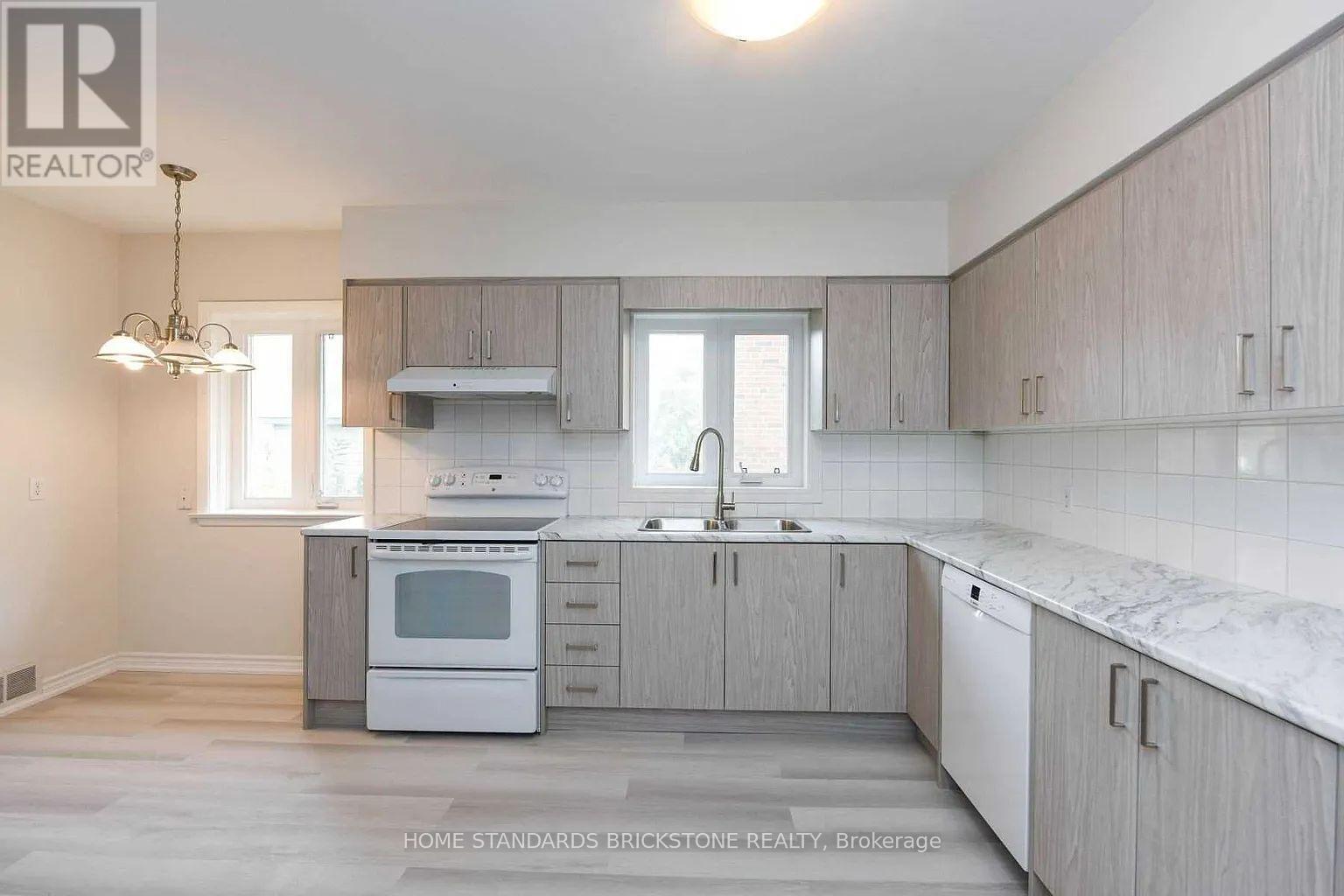90 Centre Avenue N, Toronto, Ontario M2M 2L6 - Photo 5 - C13751160