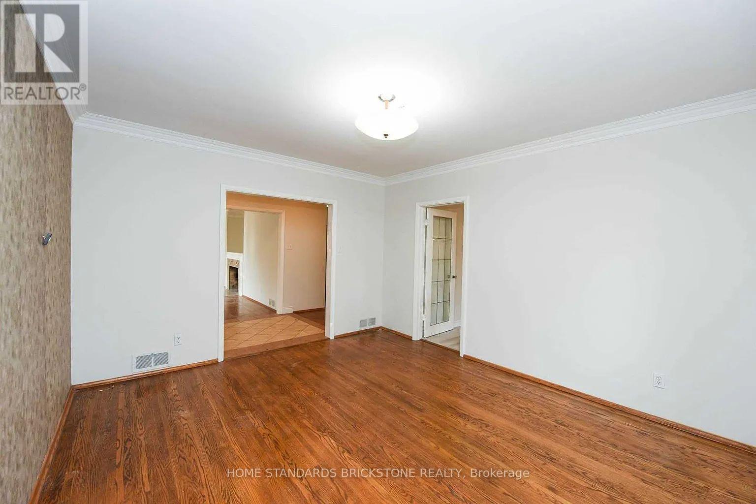 90 Centre Avenue N, Toronto, Ontario M2M 2L6 - Photo 7 - C13751160