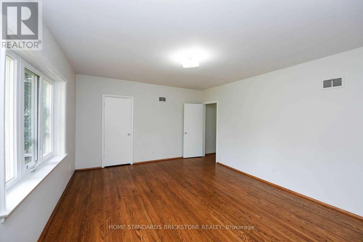 90 Centre Avenue N, Toronto, Ontario M2M 2L6 - Photo 8 - C13751160