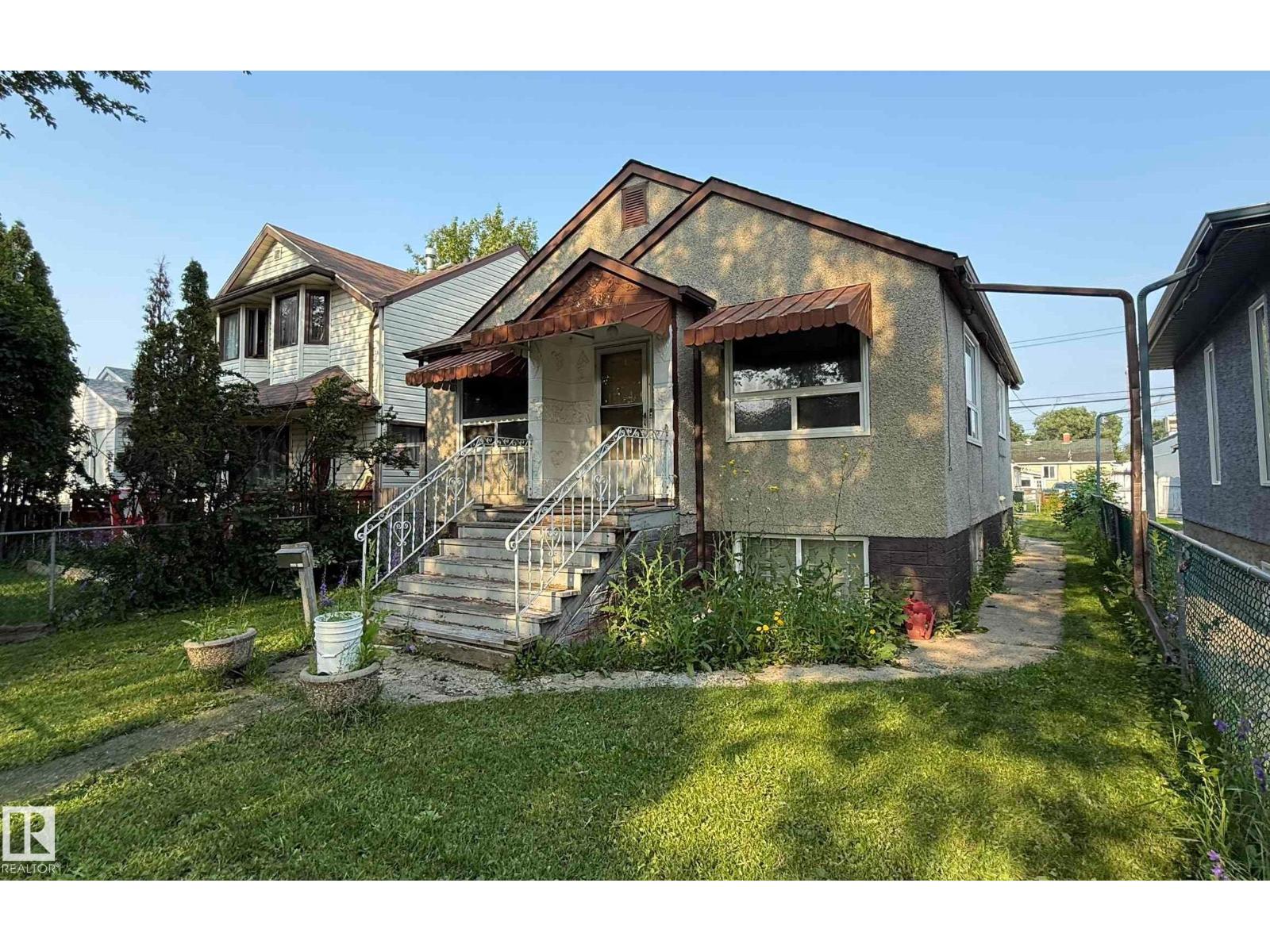 11825 67 St NW, Edmonton, Alberta  T5B 1L9 - Photo 1 - E4507471