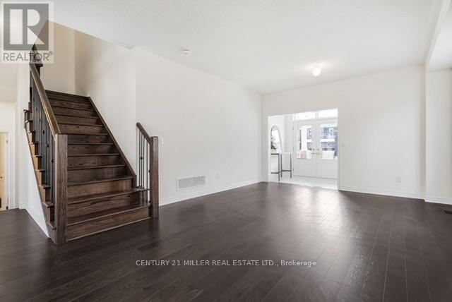 1473 Davis Loop, Innisfil, Ontario  L0L 1W0 - Photo 5 - N13751158