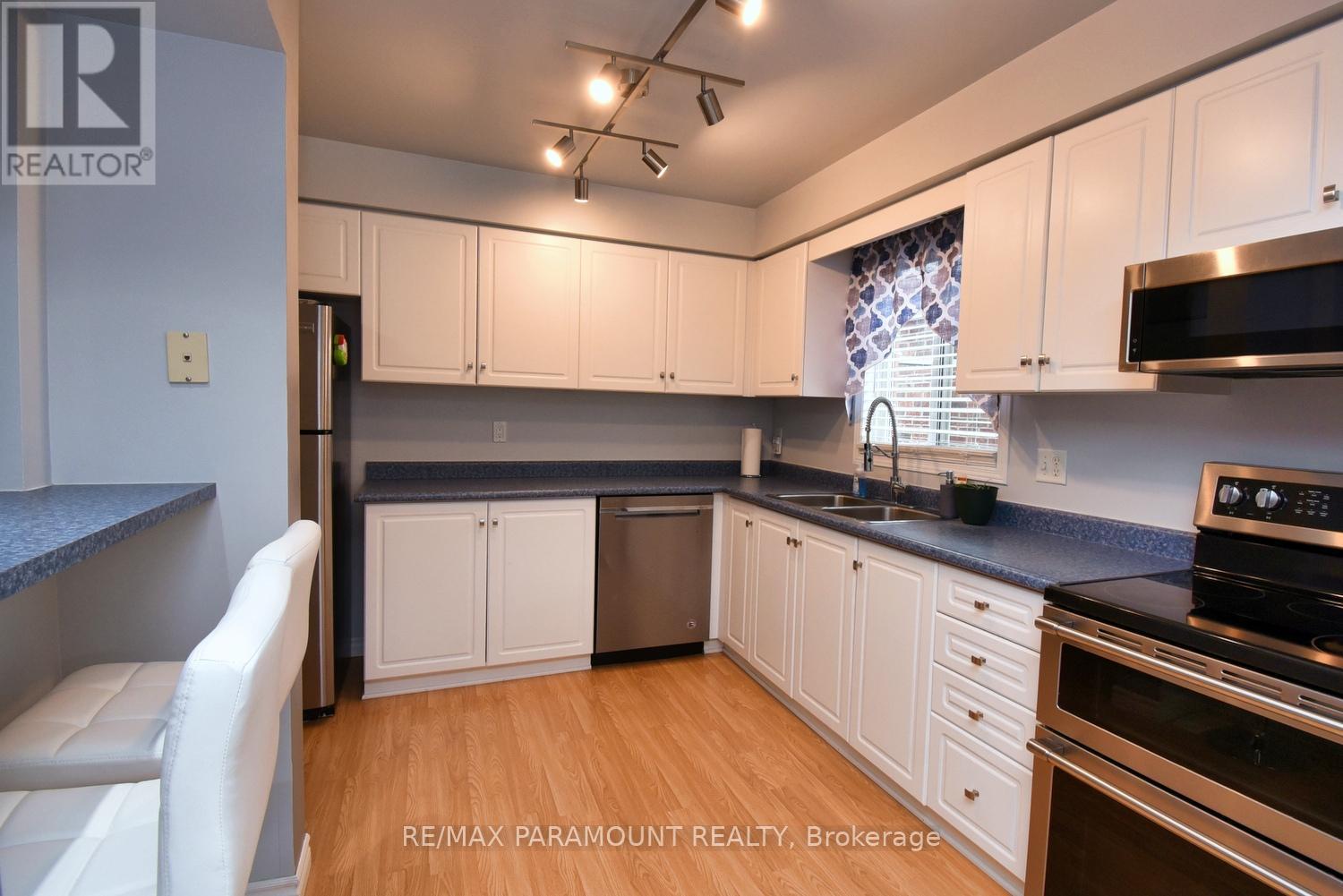 48 Newport Drive, Cambridge, Ontario  N3H 5P7 - Photo 7 - X13751162
