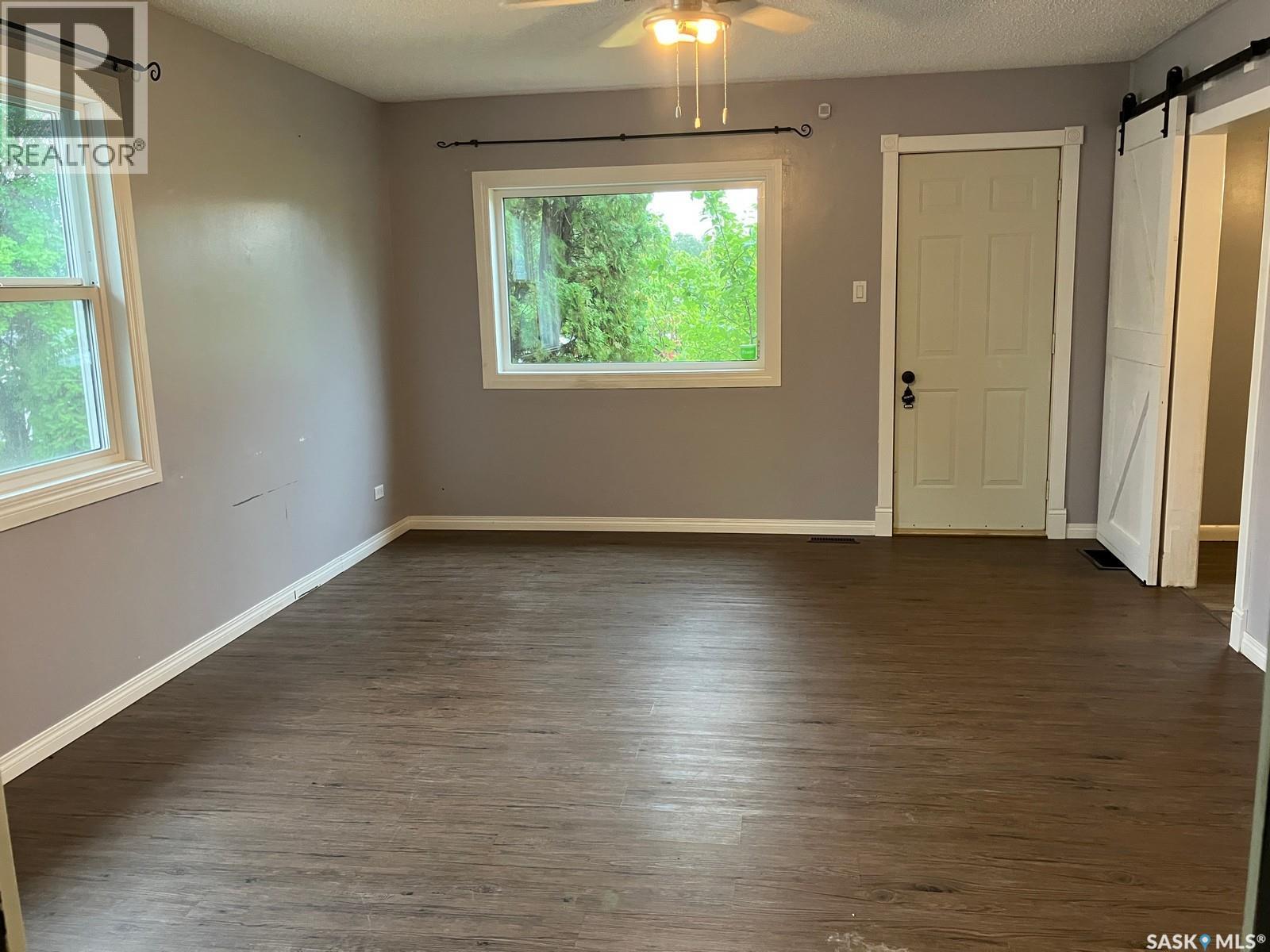 707 10th Avenue W, Nipawin, Saskatchewan  S0E 1E0 - Photo 10 - SK047732