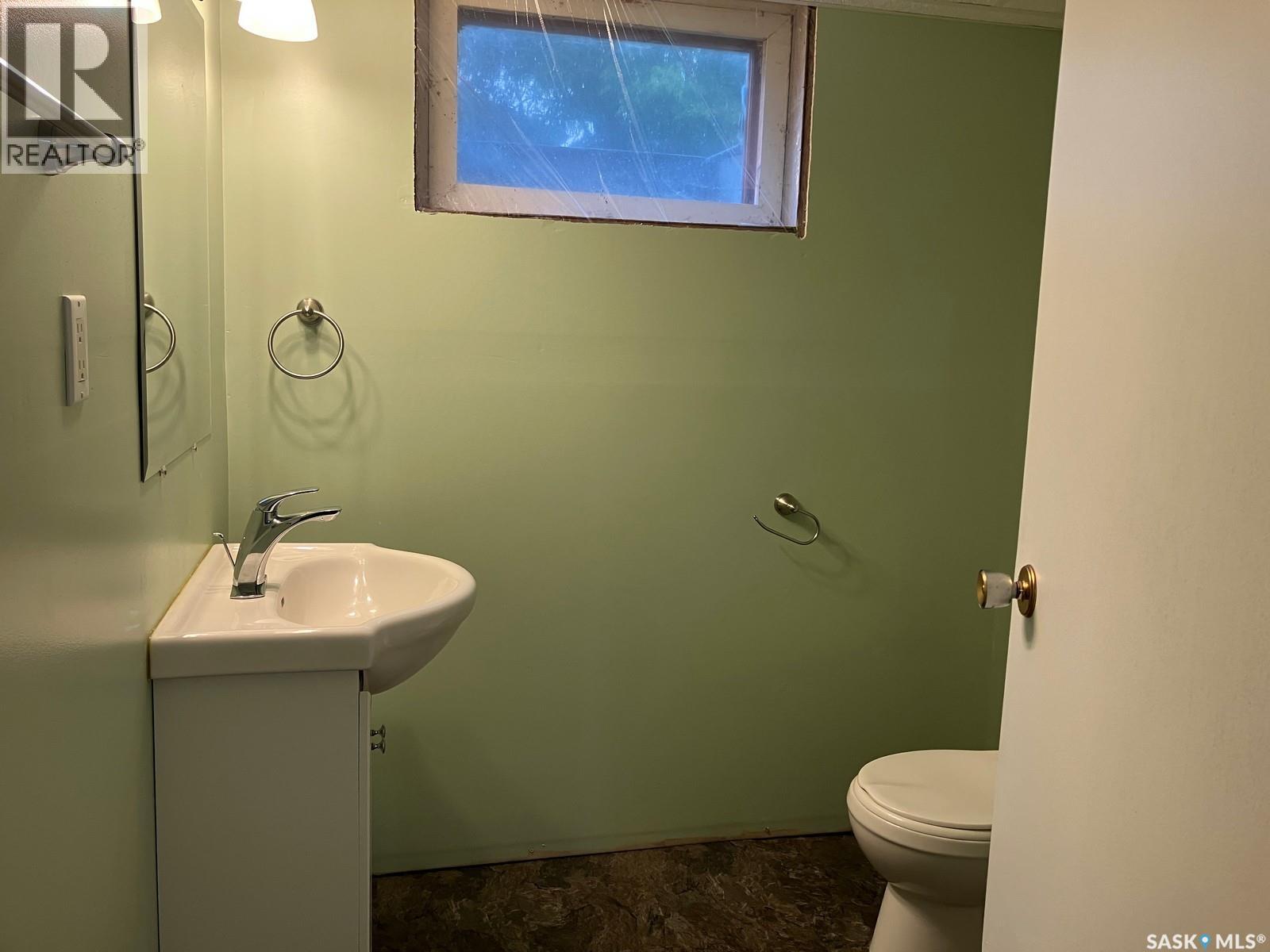 707 10th Avenue W, Nipawin, Saskatchewan  S0E 1E0 - Photo 27 - SK047732