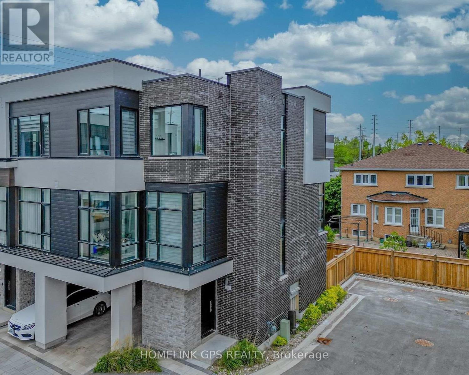12 HOSTEL LANE, Richmond Hill, Ontario
