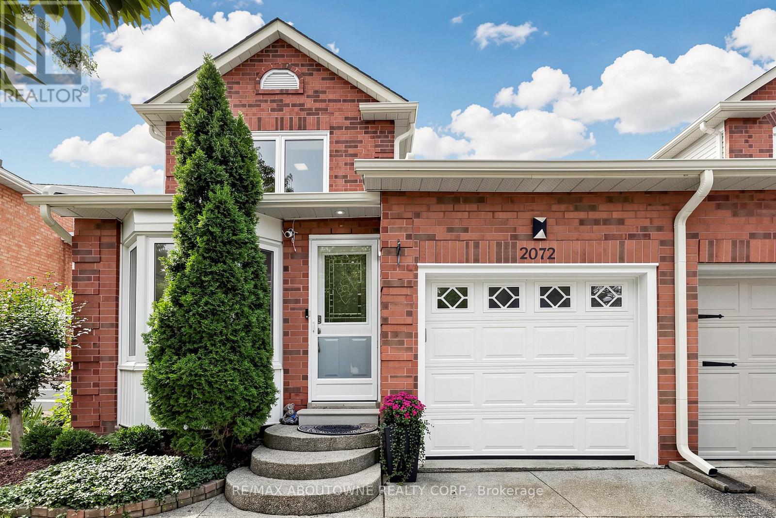 2072 GLENADA CRESCENT, Oakville, Ontario