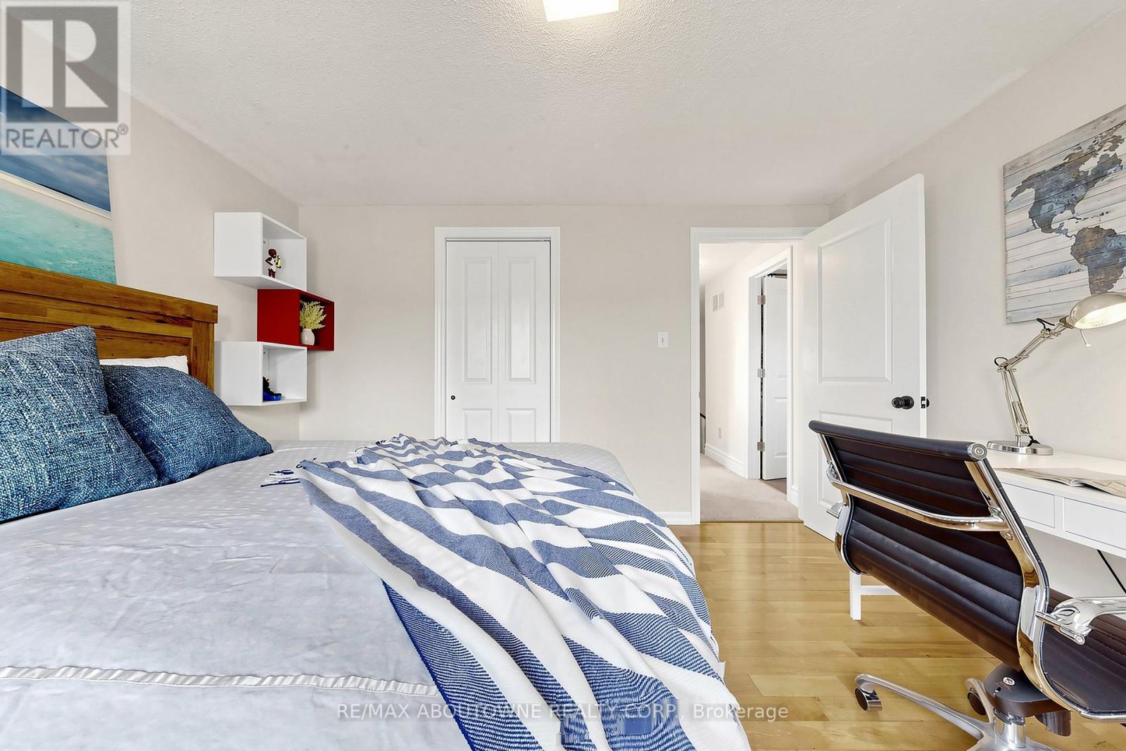 2072 Glenada Crescent, Oakville, Ontario  L6H 4M2 - Photo 21 - W13751176