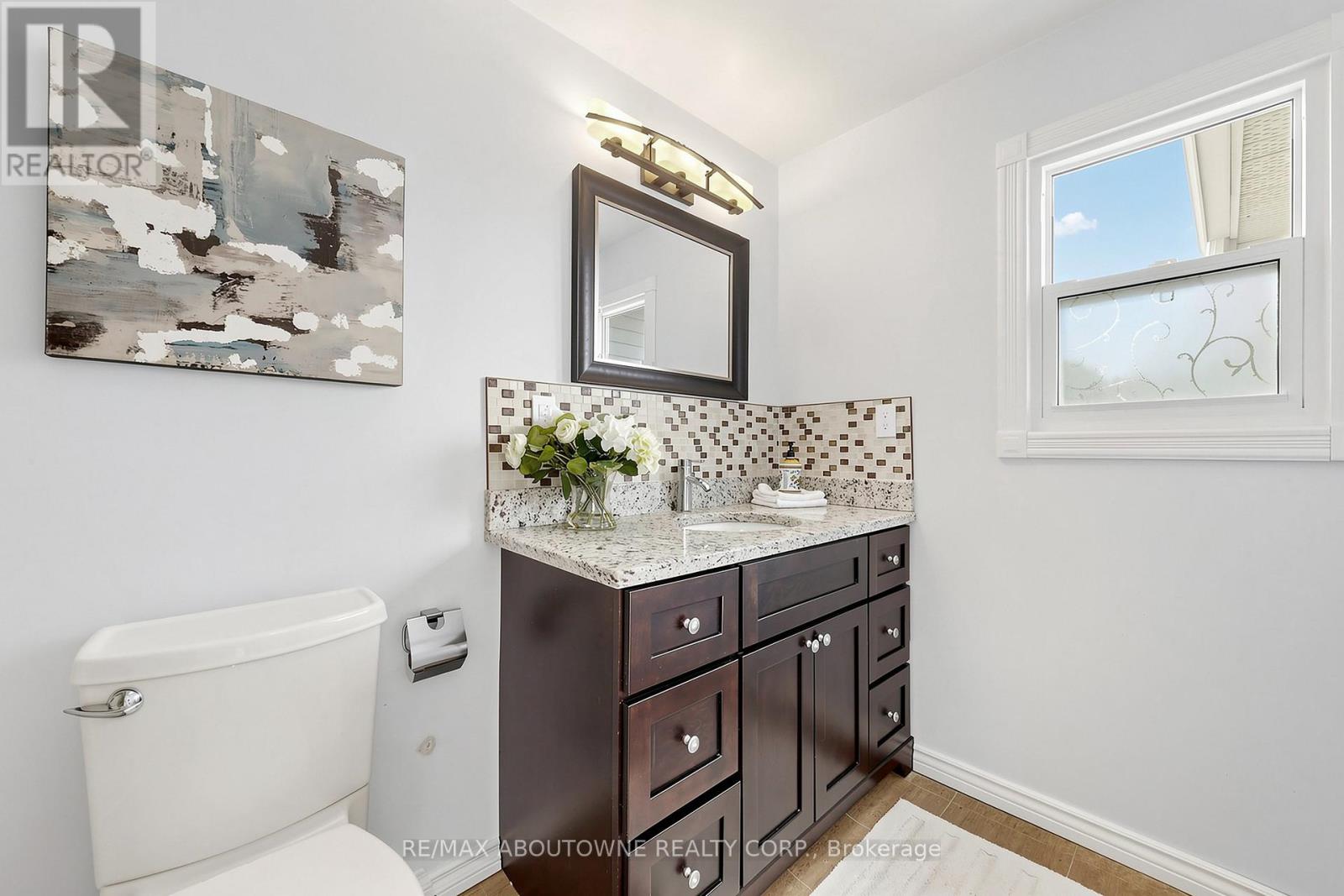 2072 Glenada Crescent, Oakville, Ontario  L6H 4M2 - Photo 22 - W13751176