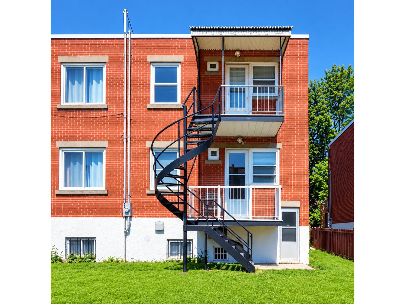 9374-9376 Rue Francoeur Montréal (LaSalle) Quebec Canada H8R2G4 2