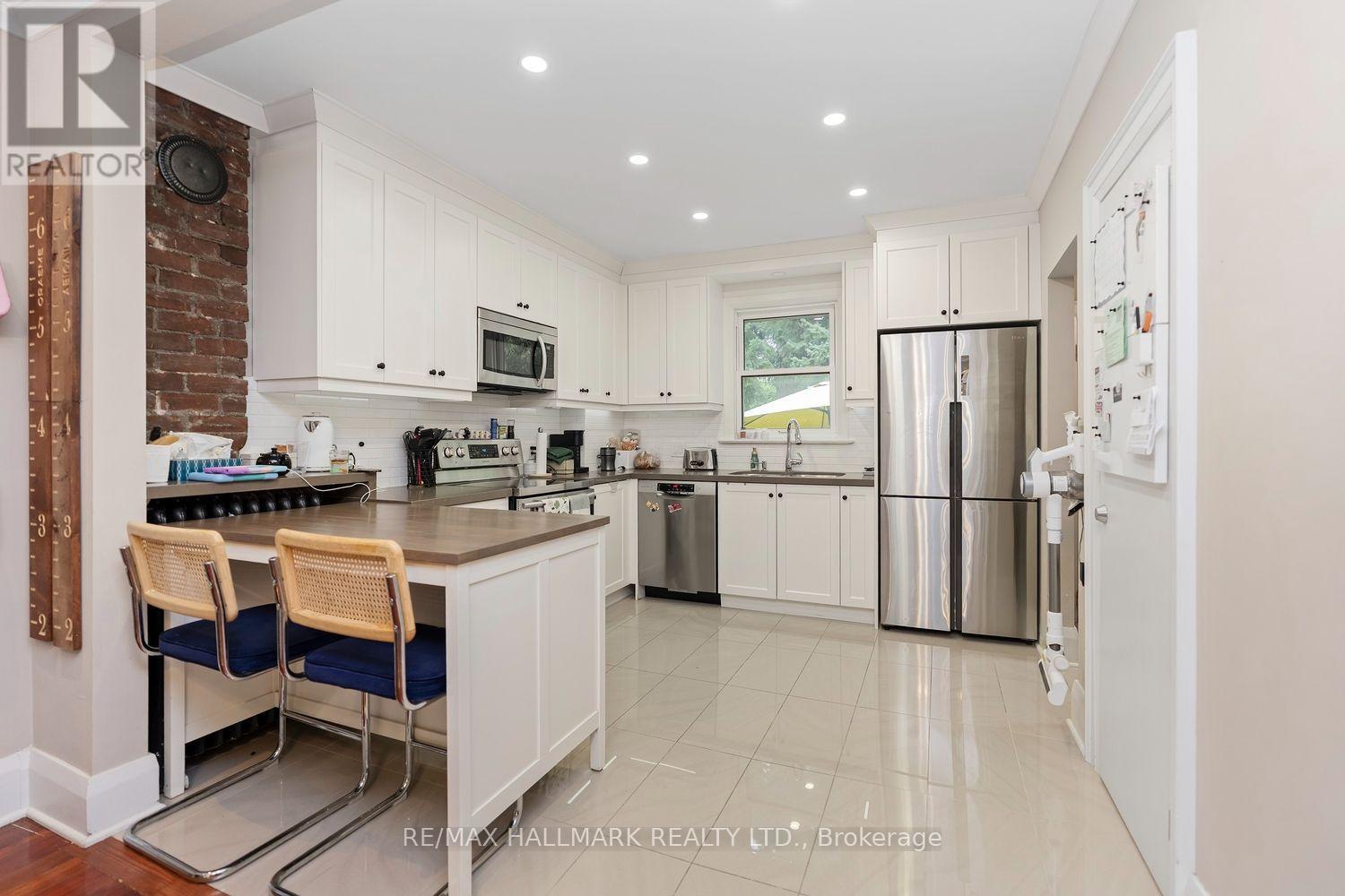 141 Humbercrest Boulevard, Toronto, Ontario  M6S 4L4 - Photo 6 - W13751184