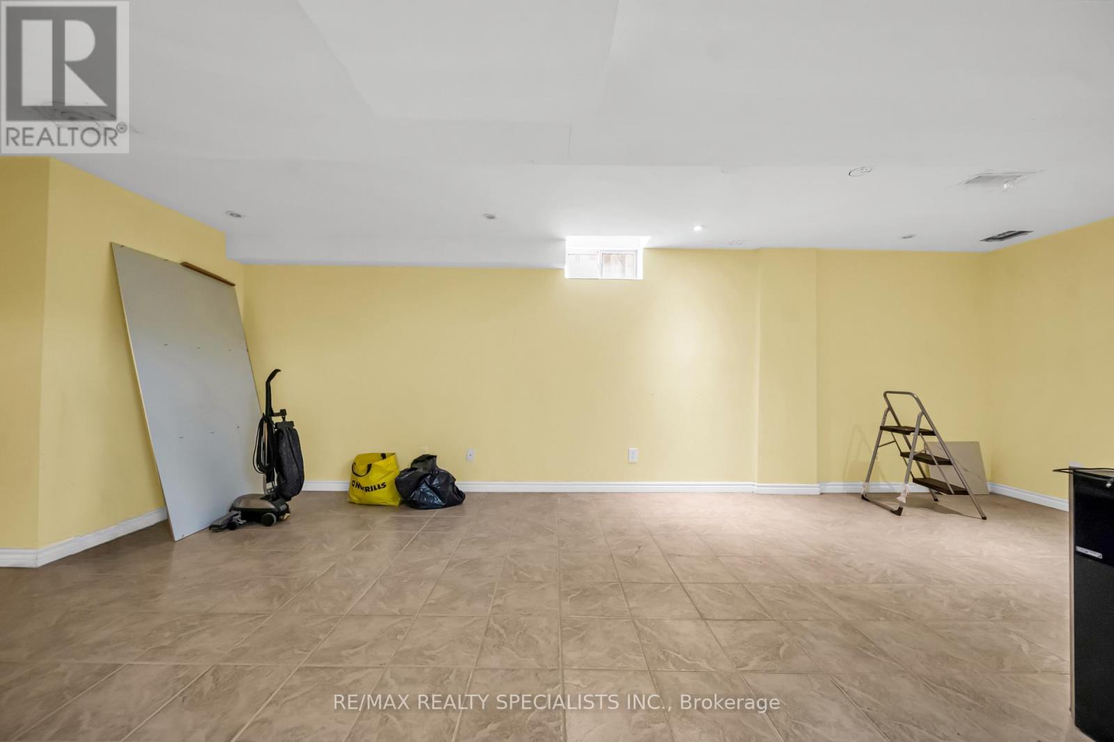 6 Topiary Lane, Brampton, Ontario  L7A 2K6 - Photo 11 - W13751204