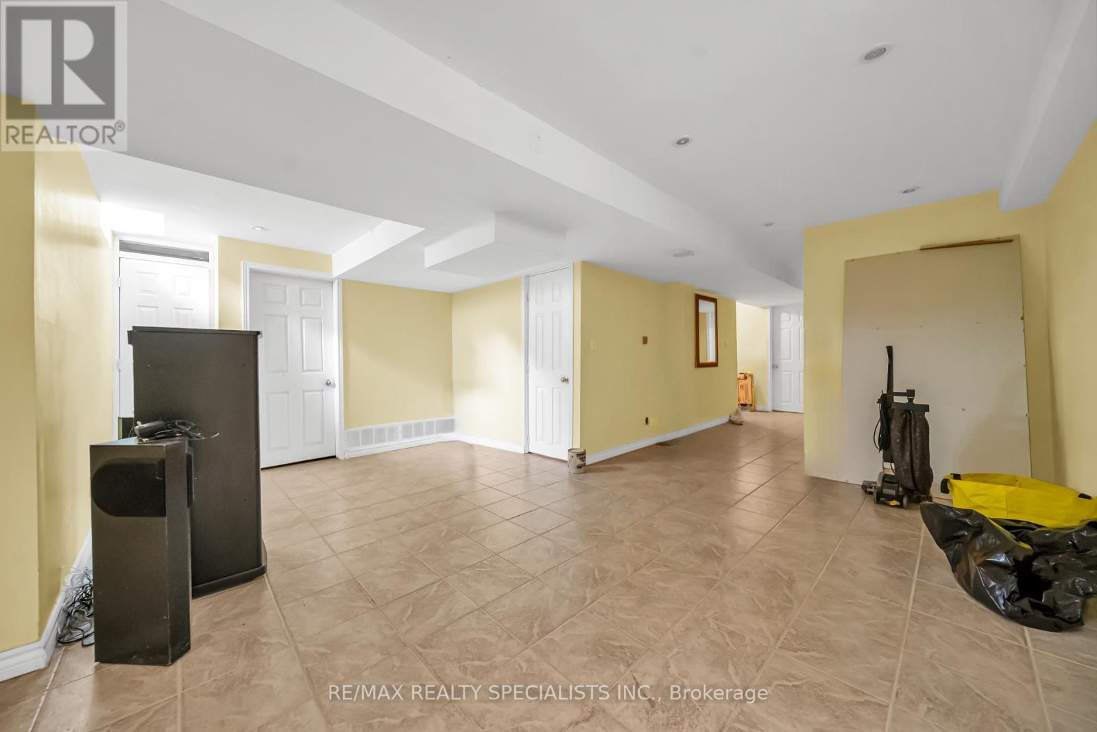 6 Topiary Lane, Brampton, Ontario  L7A 2K6 - Photo 12 - W13751204